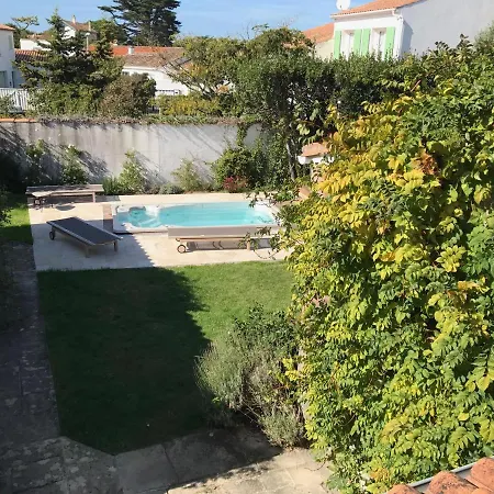 Beautiful 4br With Jacuzzi Near The