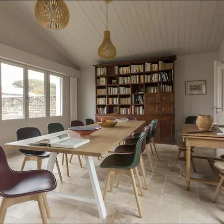 Villa Beautiful 4br With Jacuzzi Near The