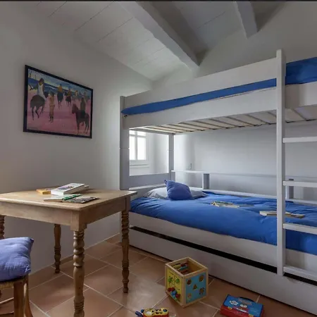 Villa Beautiful 4br With Jacuzzi Near The *